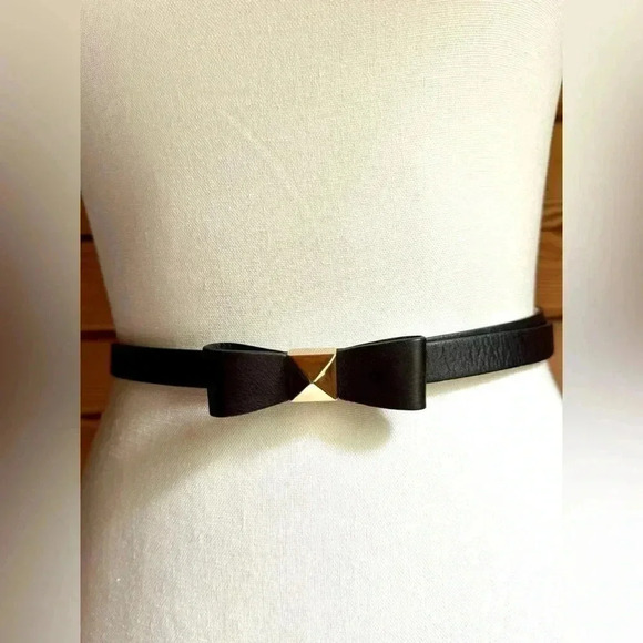 Kate Spade New York Black Leather Bow Belt size Medium with gold detail​